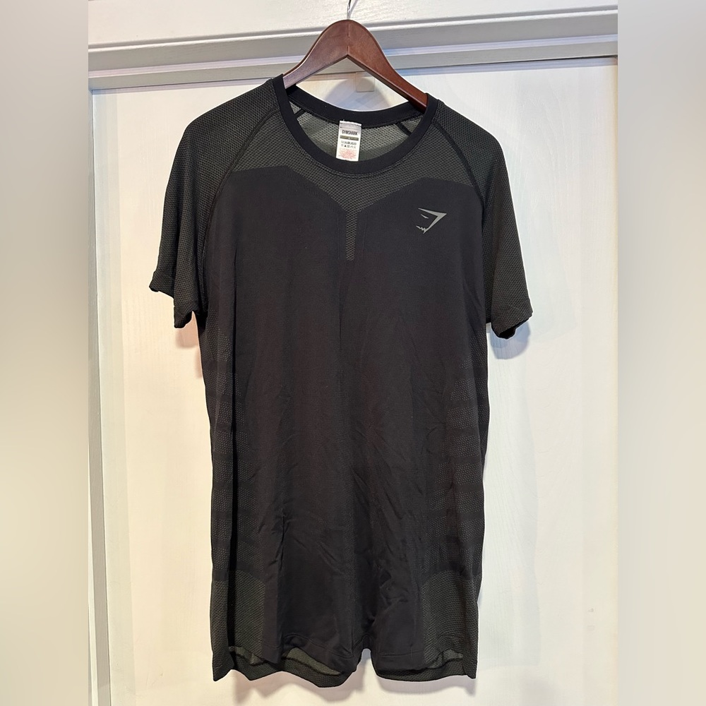 MENS GYMSHARK MODERN GYM WORKOUT SHIRT SIZE LARGE